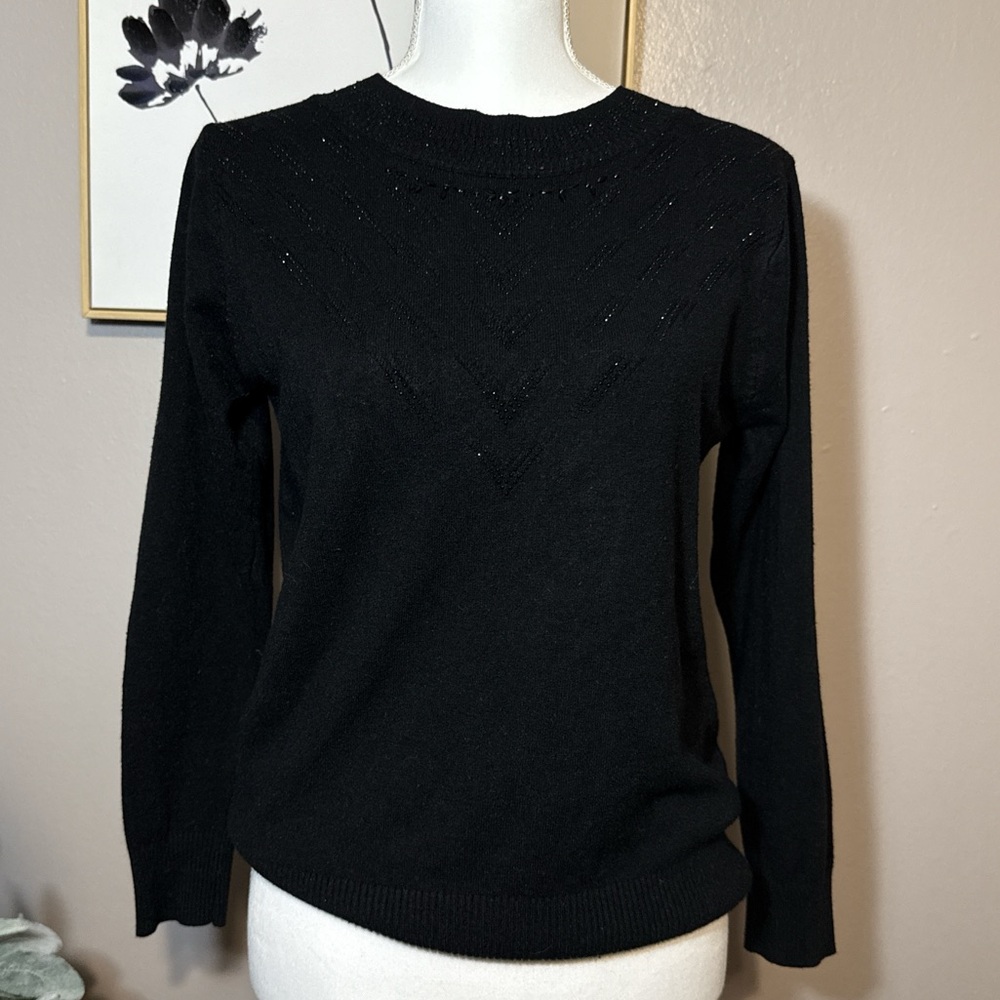 Elegant Black Women's Crew Neck Sweater